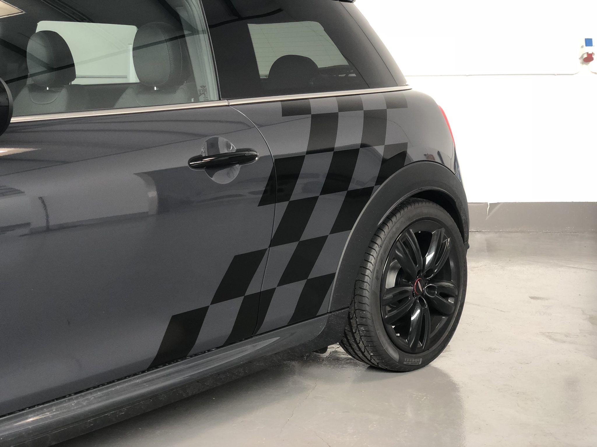 Mini Cooper Works in Designfolierung