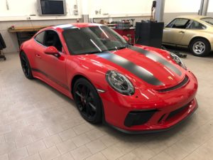 Porsche GT3 Touring mit Lackschutz und Design