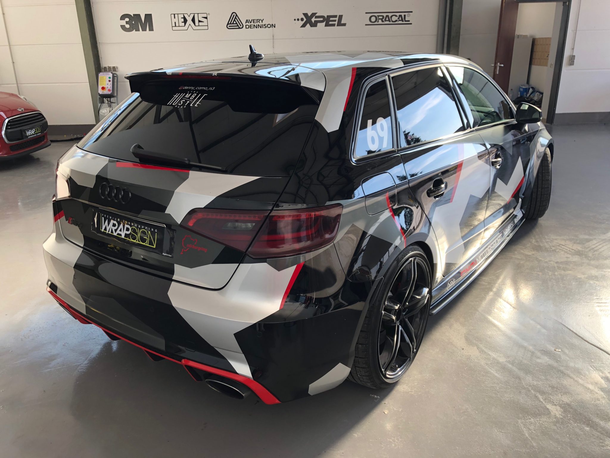 Audi RS3 in Camouflage inkl. Scheibentönung