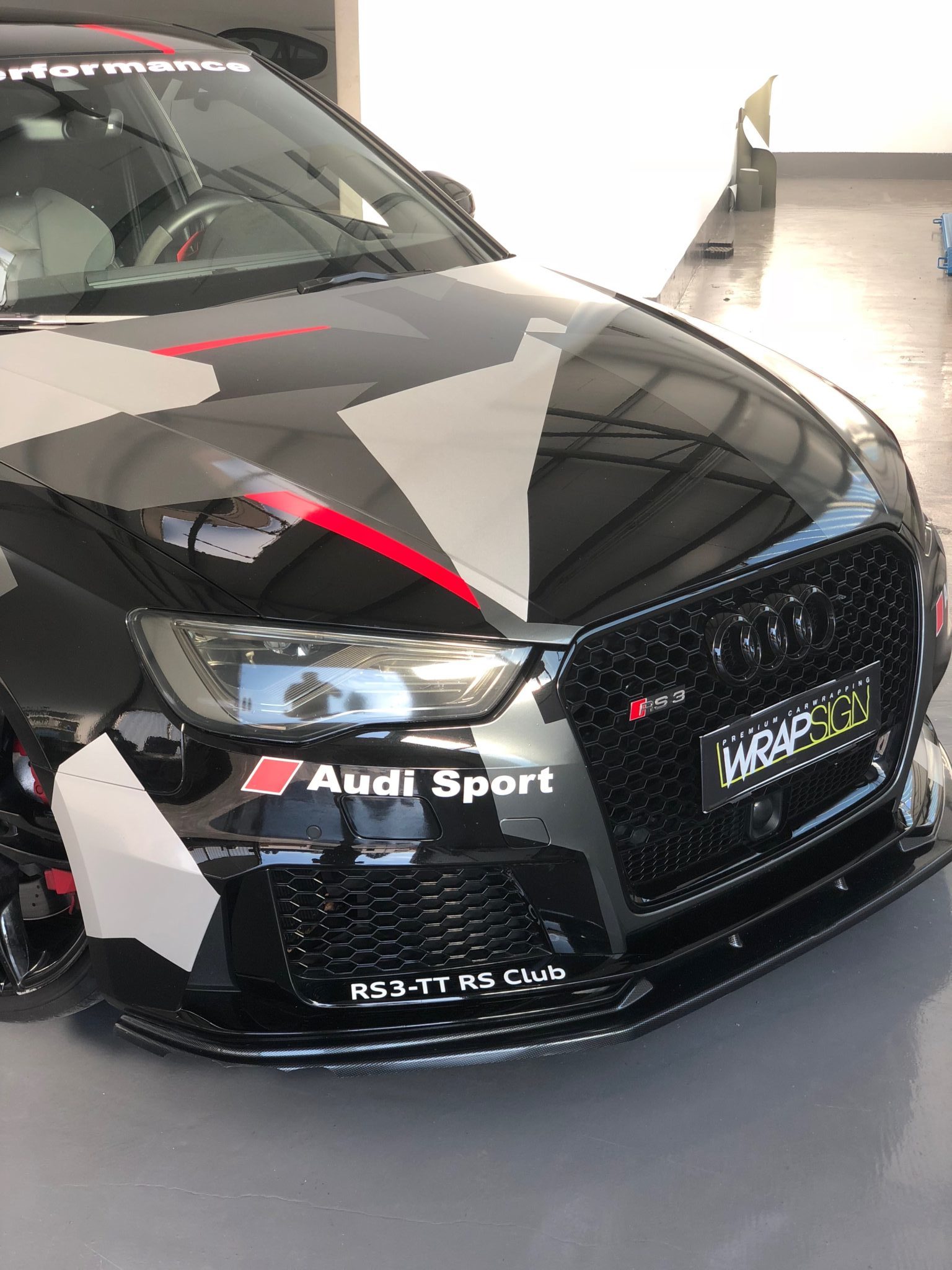 Audi RS3 in Camouflage inkl. Scheibentönung