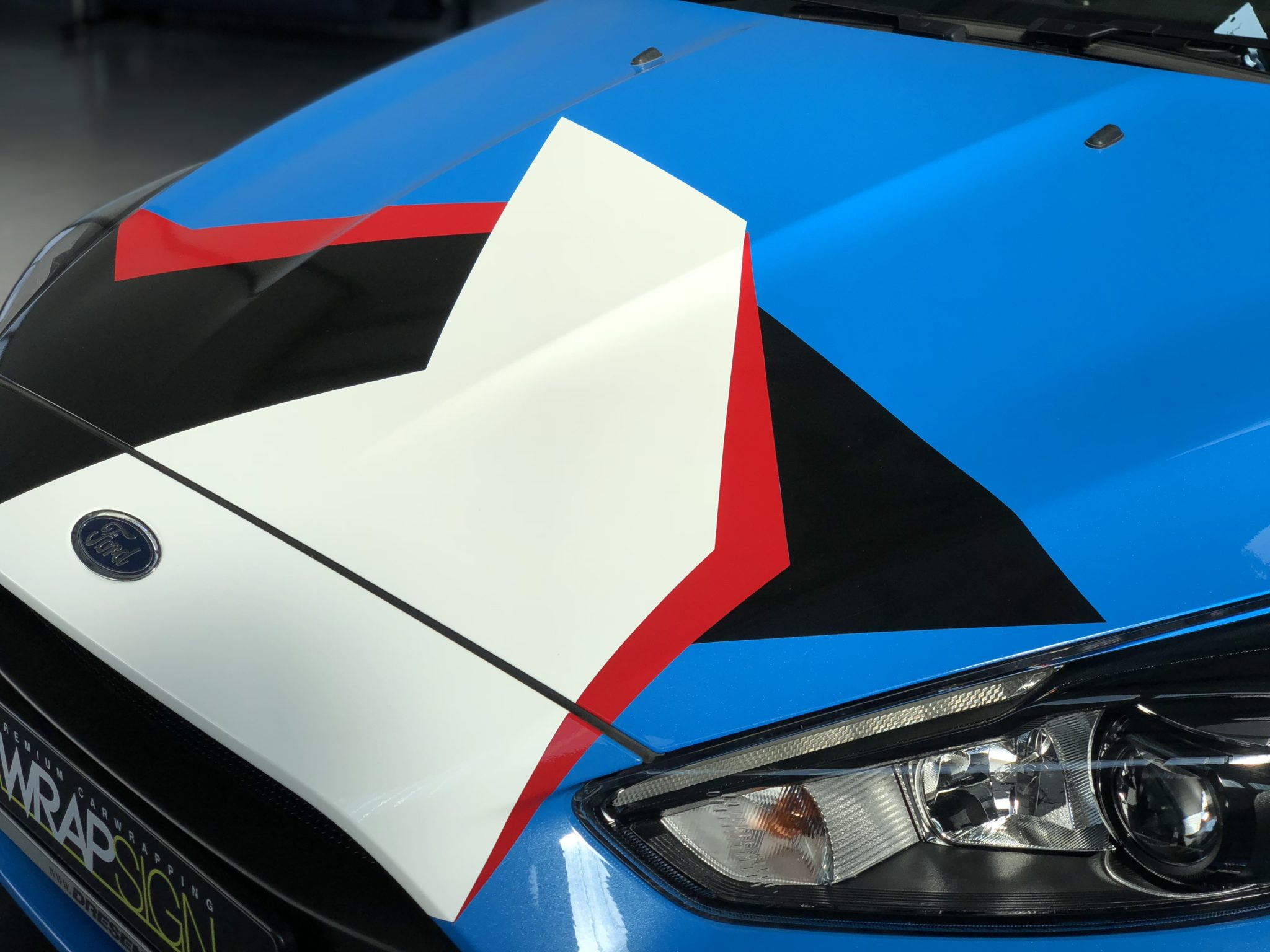 Ford Focus RS im Camouflage Design von Dresen Performance by Wrapsign