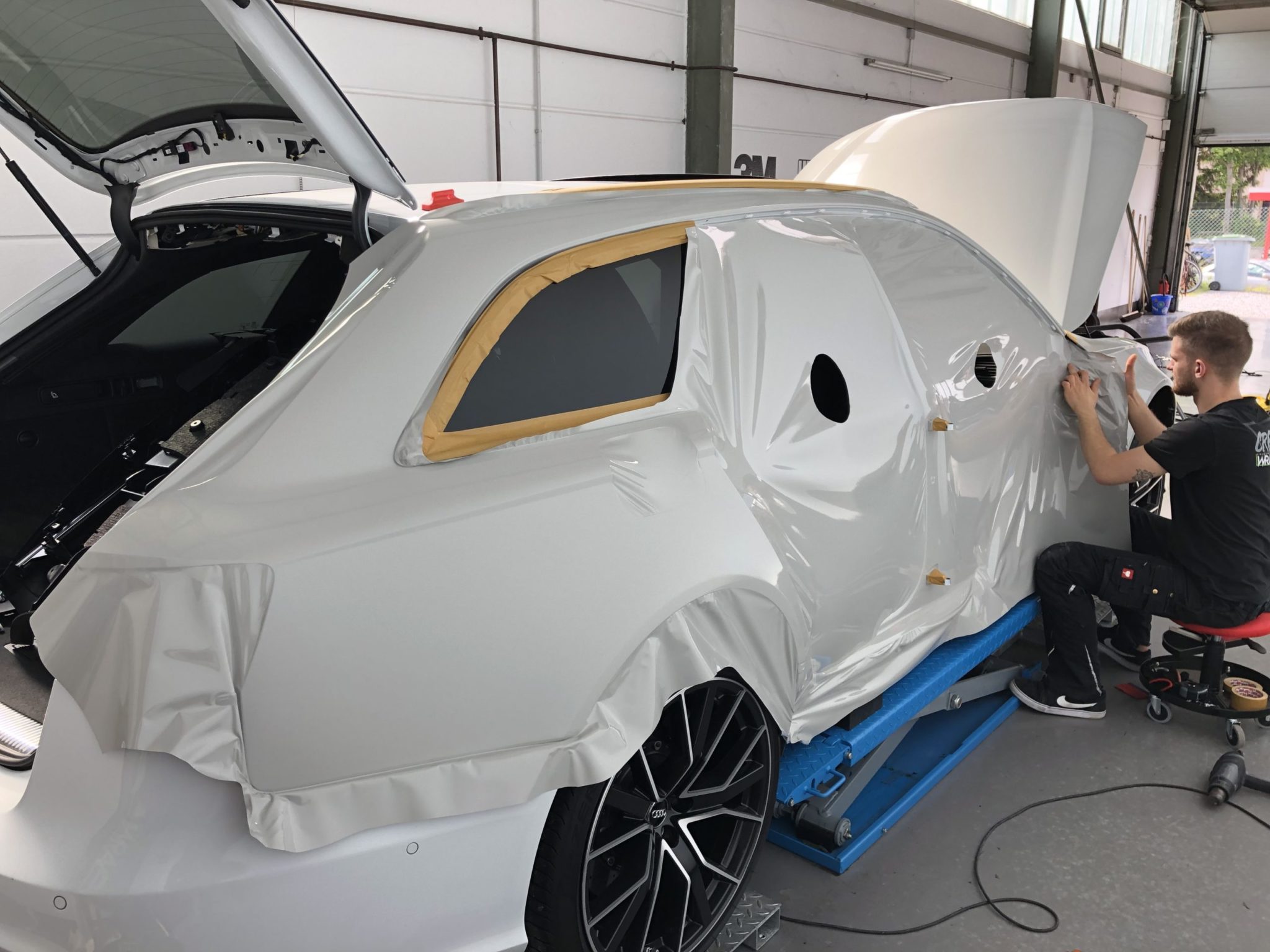 Audi RS6 Avant Kreide grau Vollfolierung