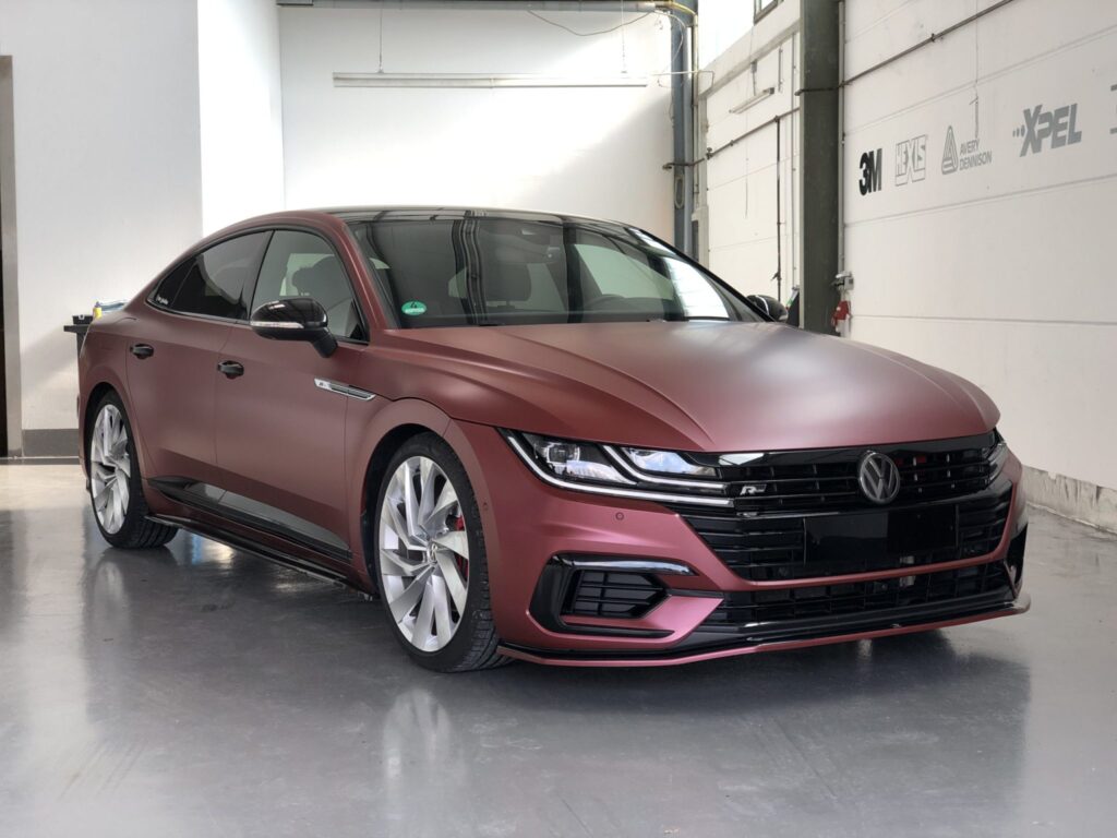VW Arteon Oracal Rot Braun Metallic