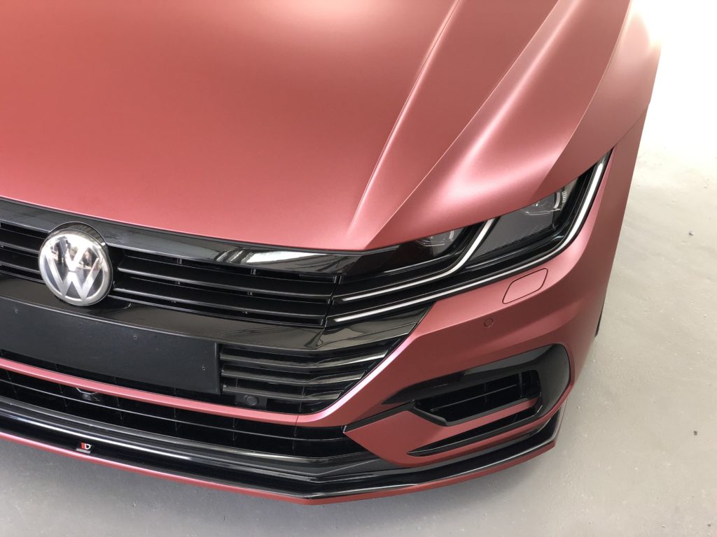 VW Arteon Oracal Rot Braun Metallic