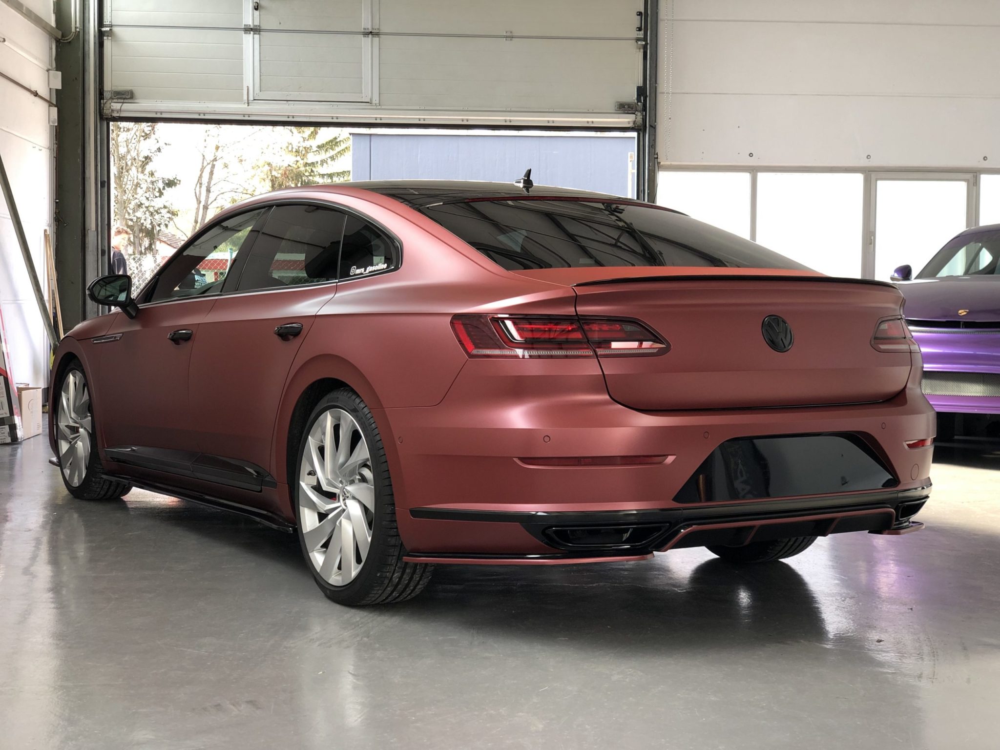 VW Arteon Oracal Rot Braun Metallic