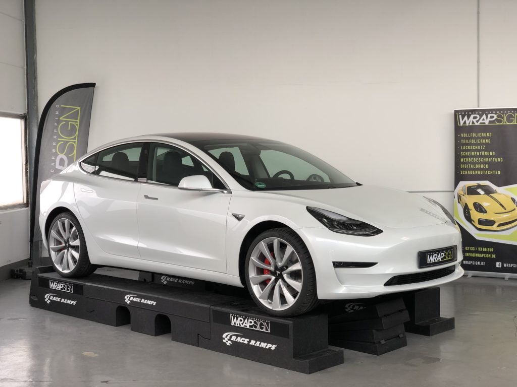 Tesla Folierung | Lackschutz Tesla Model 3 und Tesla Model X