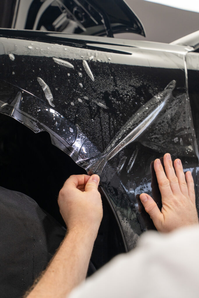 https://wrapsign.de/die-10-haeufigsten-steinschlagstellen-an-ihrem-fahrzeug-so-schuetzt-eine-lackschutzfolie-ihren-lack/
